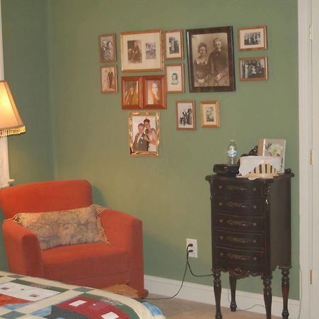 Haynes Bed And Breakfast Greensboro Exterior photo
